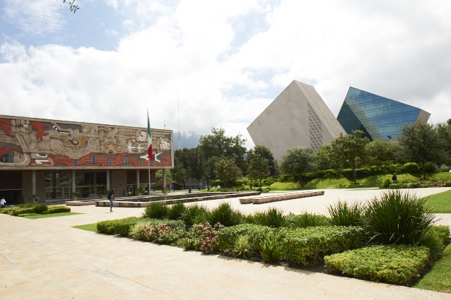 Tecnológico de Monterrey (ITESM)