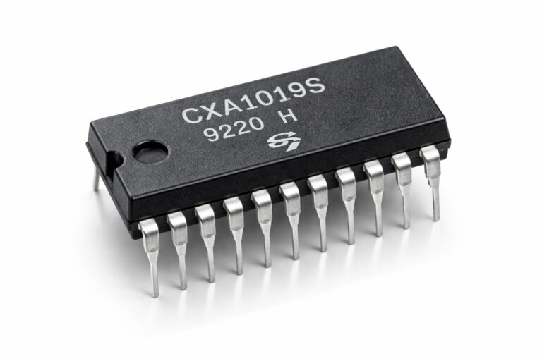 CXA1019