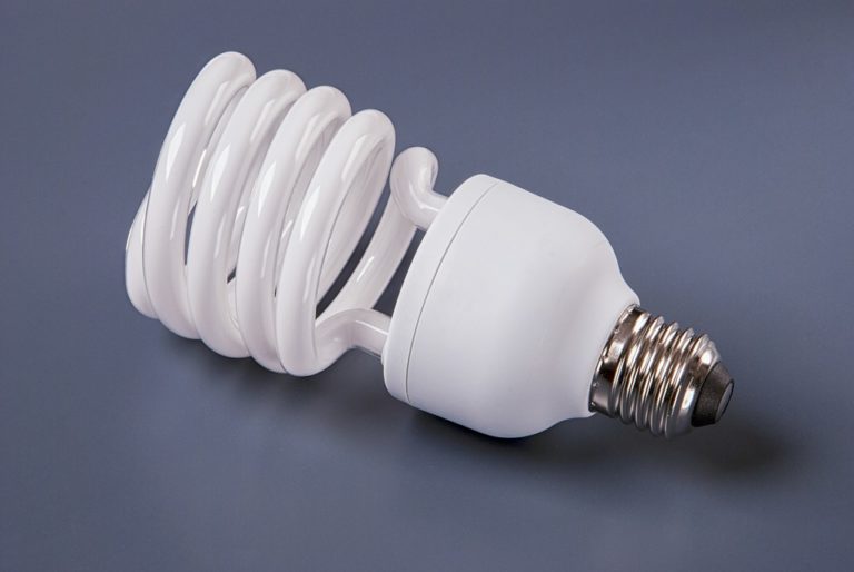 Convertisseur pour ampoule fluorescente 20 W