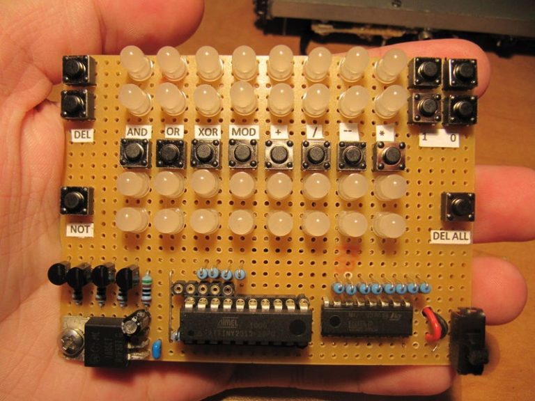 Calculatrice binaire 8 bits à LED