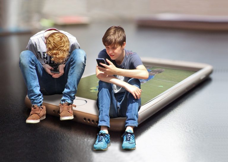 Logiciel espion Android : la technologie au service du contrôle parental