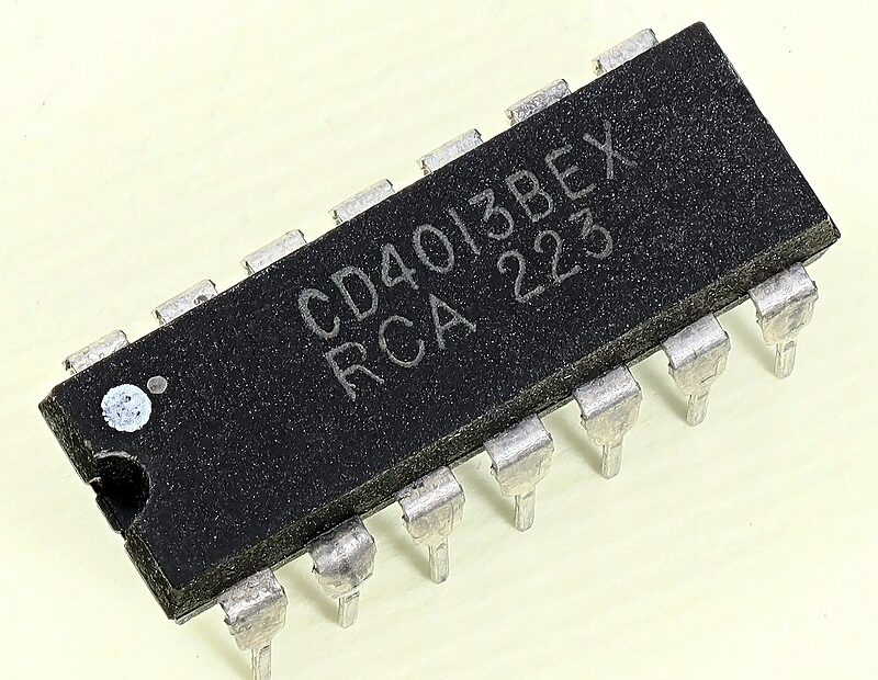 CD4013BEX : Double bascule de type D ; technologie CMOS ; fabriqué par RCA